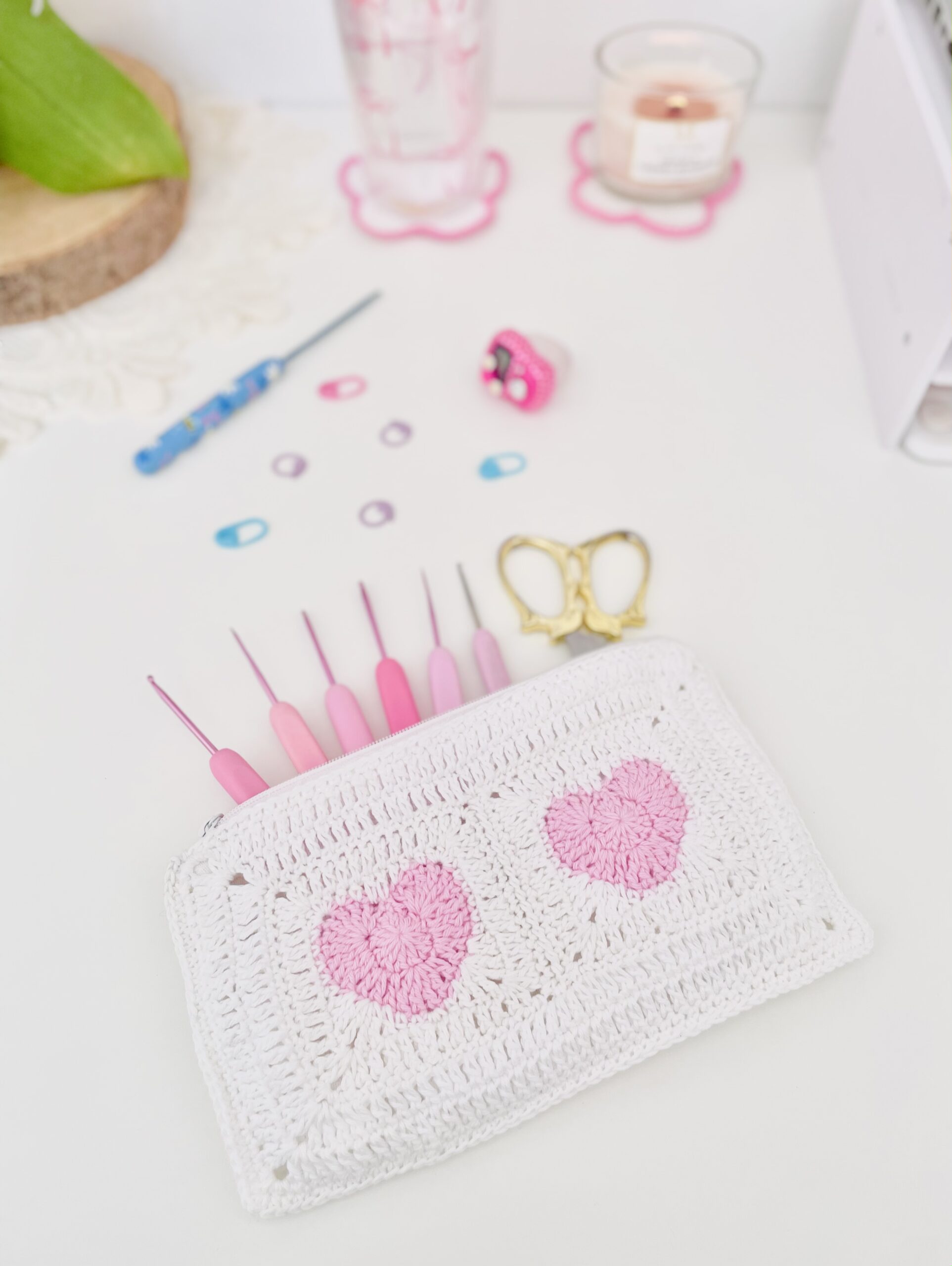 Tuto-Gratuit-Pochette-Coeur Pochette au crochet motif coeur réalisée à partir du tuto gratuit PDF